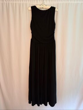 Sleek Black Sleeveless Maxi Dress